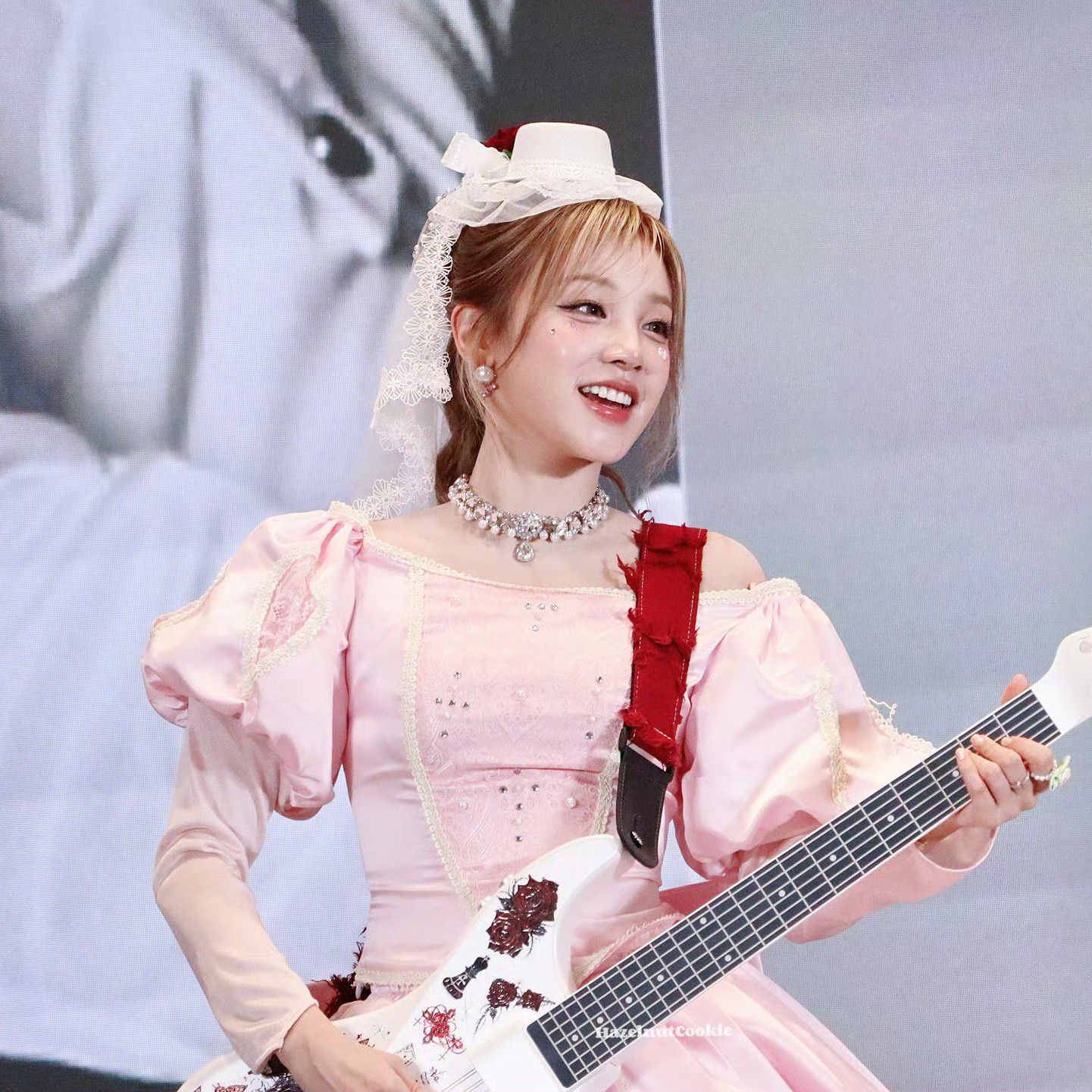 A moment captured by Yuqi (i-dle)'s fan