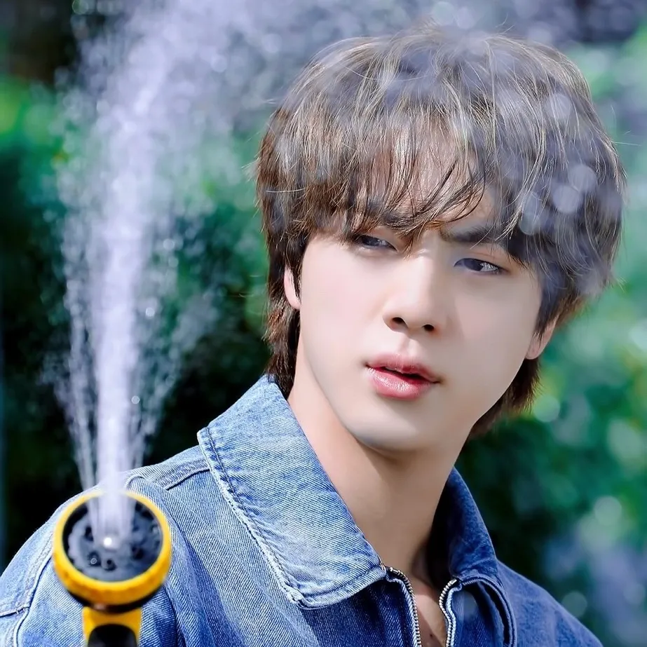 진 (방탄소년단)의 비하인드 컷