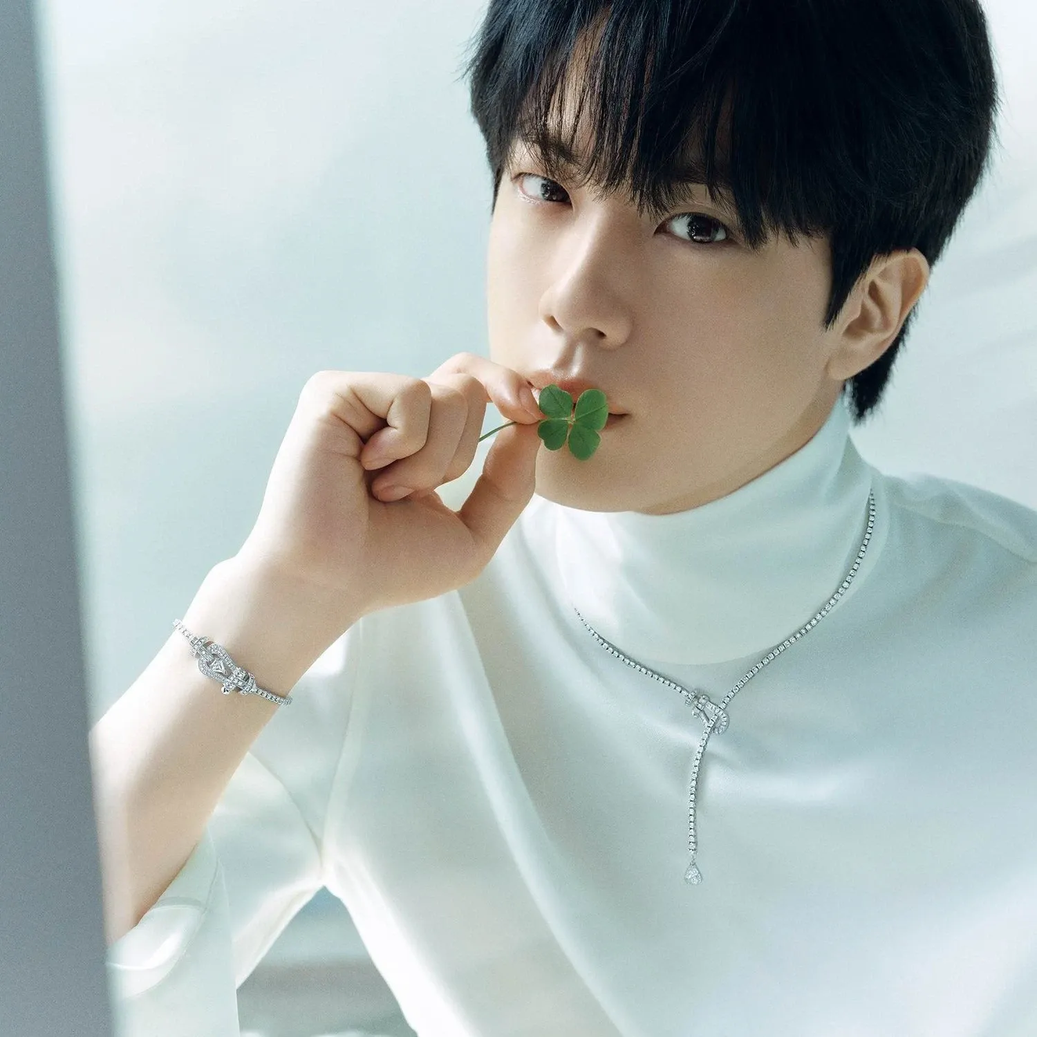 Momen yang diabadikan oleh penggemar Jin (BTS)