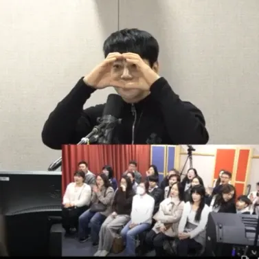 Latest photo of Hwang Chiyeol