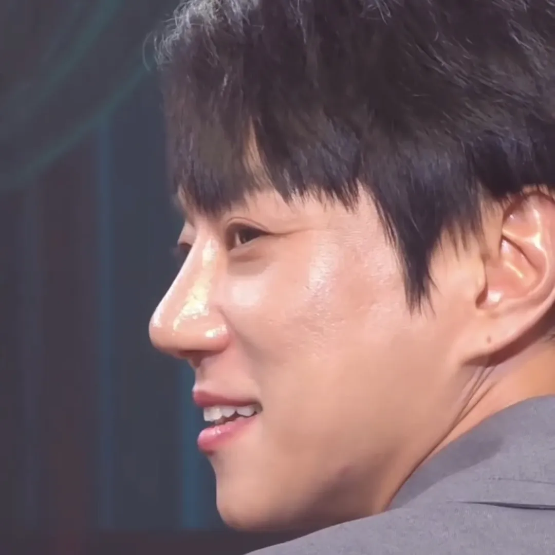 Latest photo of Hwang Chiyeol
