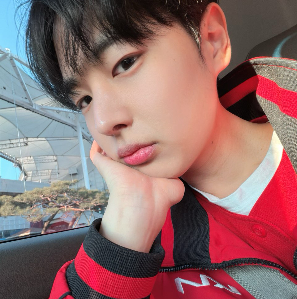 崔秉灿的最新照片