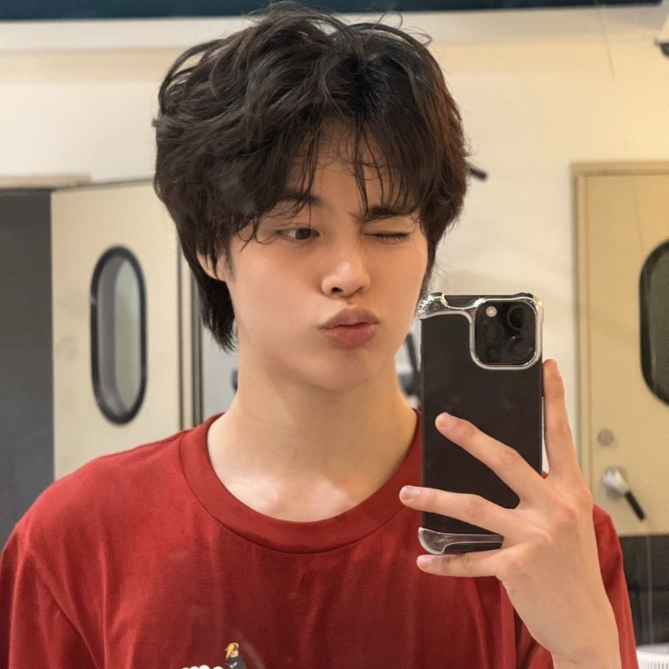 A moment captured by Hanbin (TEMPEST)'s fan