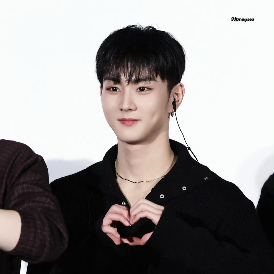 Behind-the-scenes cut of Jungwon (ENHYPEN)