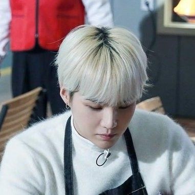 슈가 (방탄소년단)의 최신 사진