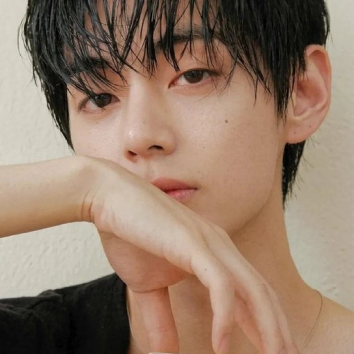 Foto terbaru V (BTS)