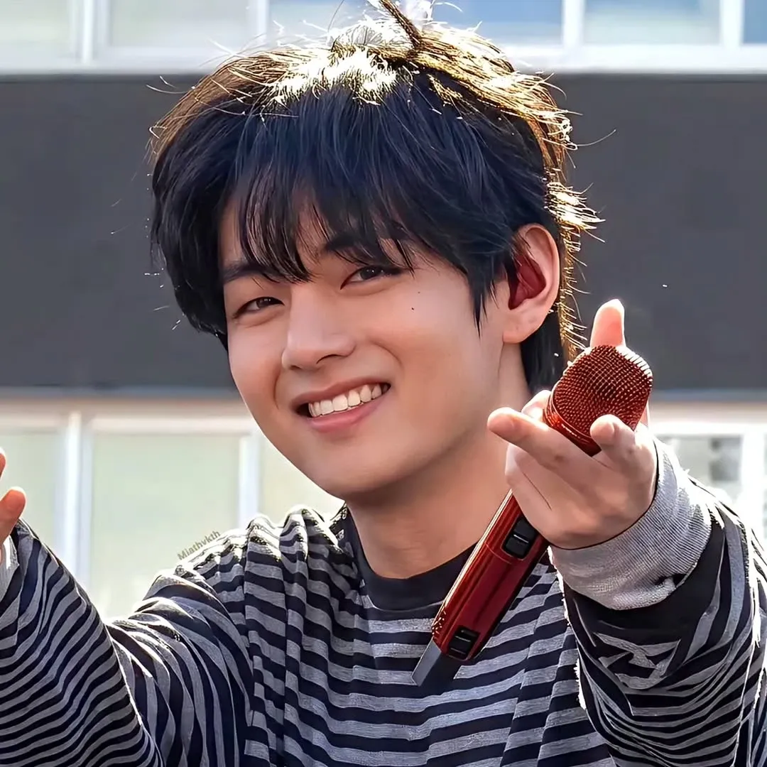 Latest photo of V (BTS)