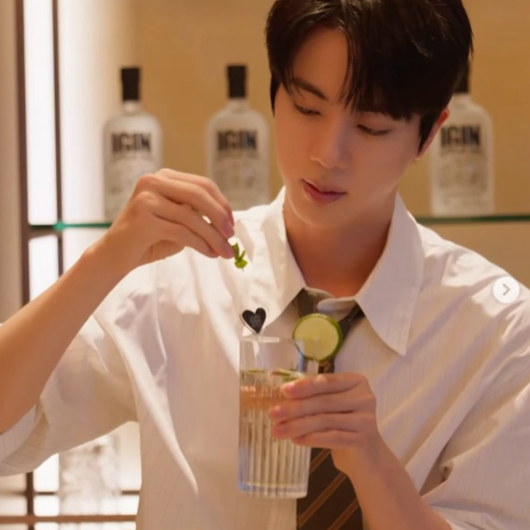 Potret di balik layar Jin (BTS)