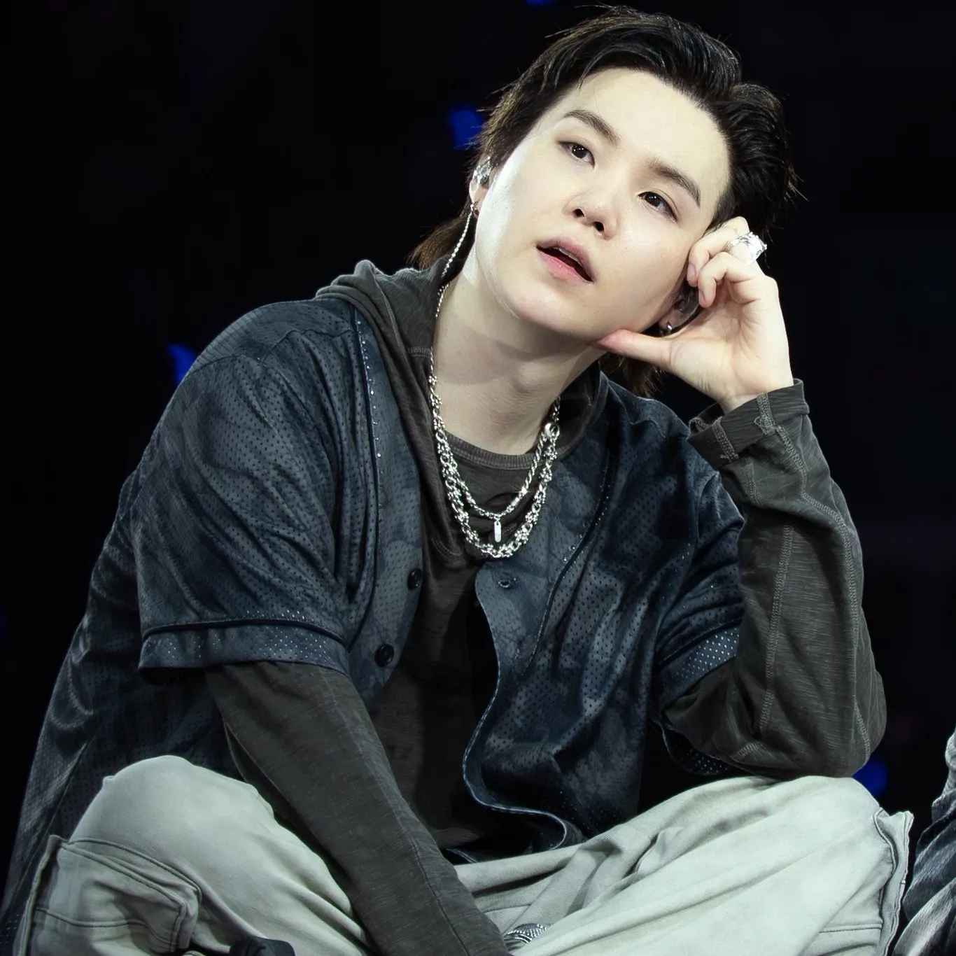 Foto aktivitas terbaru SUGA (BTS)