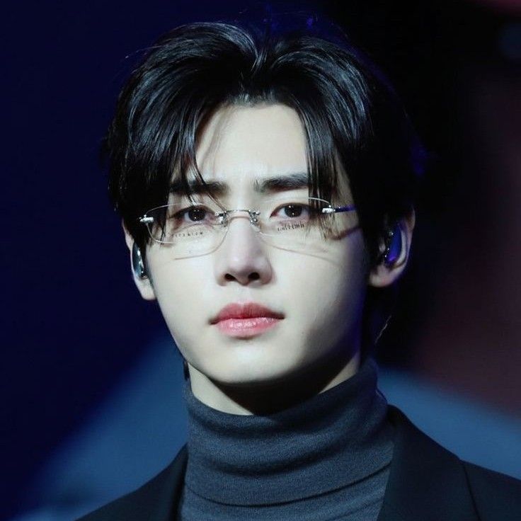 成训 (ENHYPEN)的最新照片