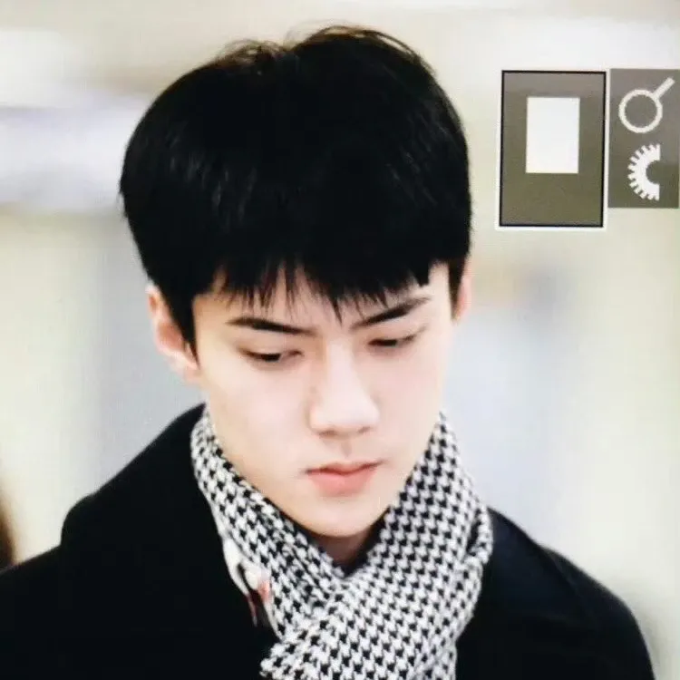 세훈 (EXO)의 비하인드 컷