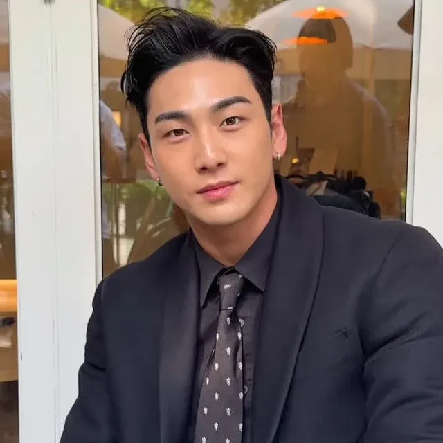 백호 최근 활동샷