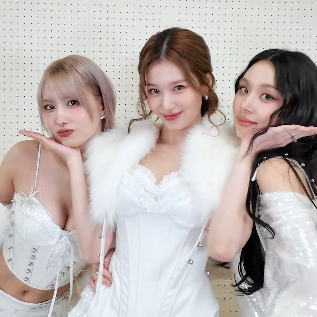 모모 (TWICE) 최근 활동샷