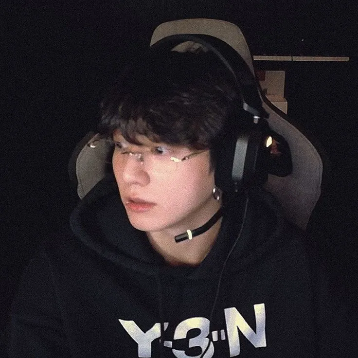 Foto aktivitas terbaru BTS