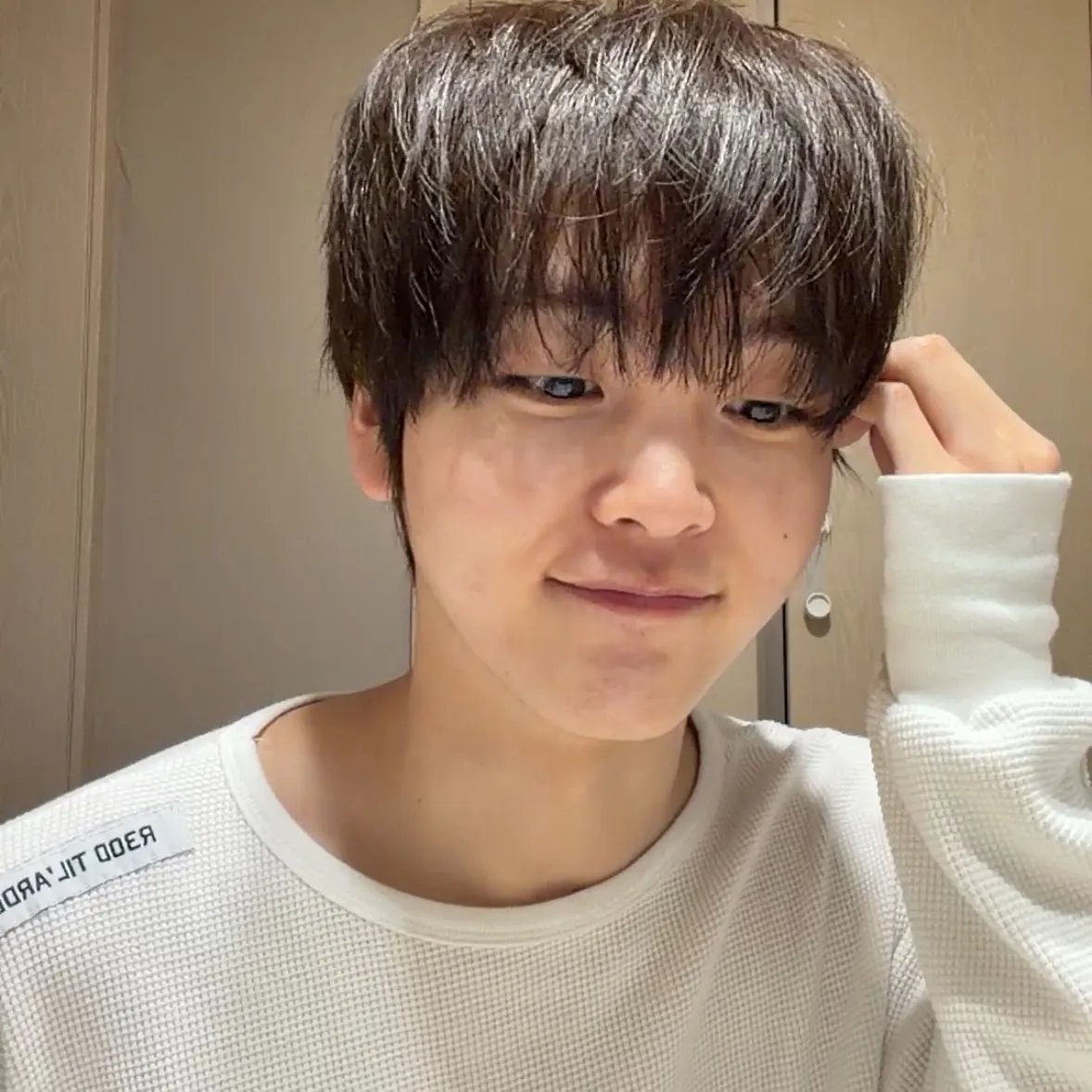 Latest photo of Hyeongjun (CRAVITY)