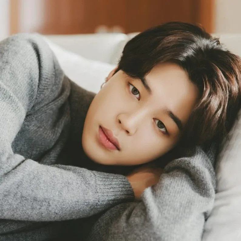 Foto aktivitas terbaru Jimin (BTS)