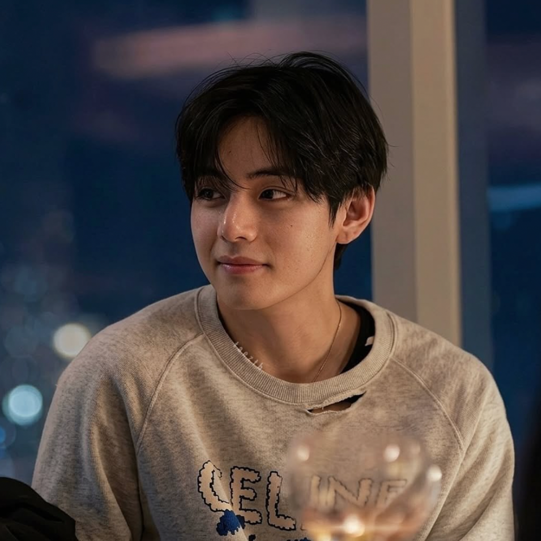 뷔 (방탄소년단) 최근 활동샷