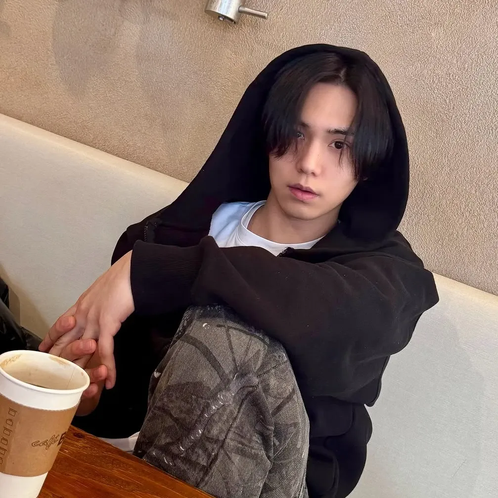 A moment captured by Rocky's fan