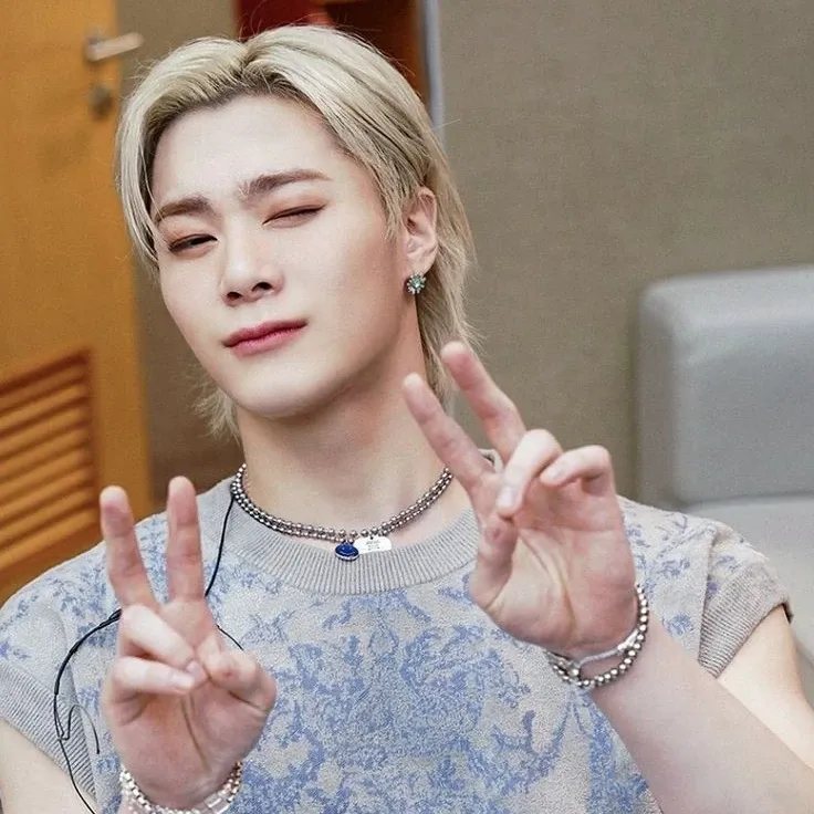 아스트로 최근 활동샷