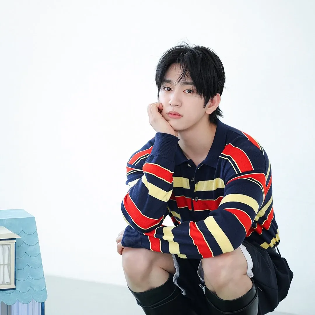 Potret di balik layar Jinyoung (GOT7)