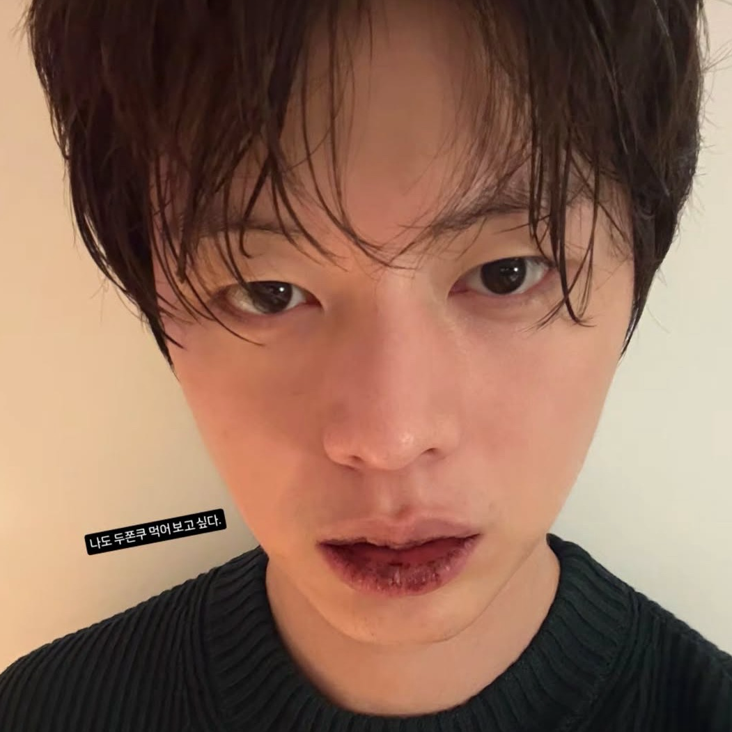 Behind-the-scenes cut of Yook Sungjae (BTOB)