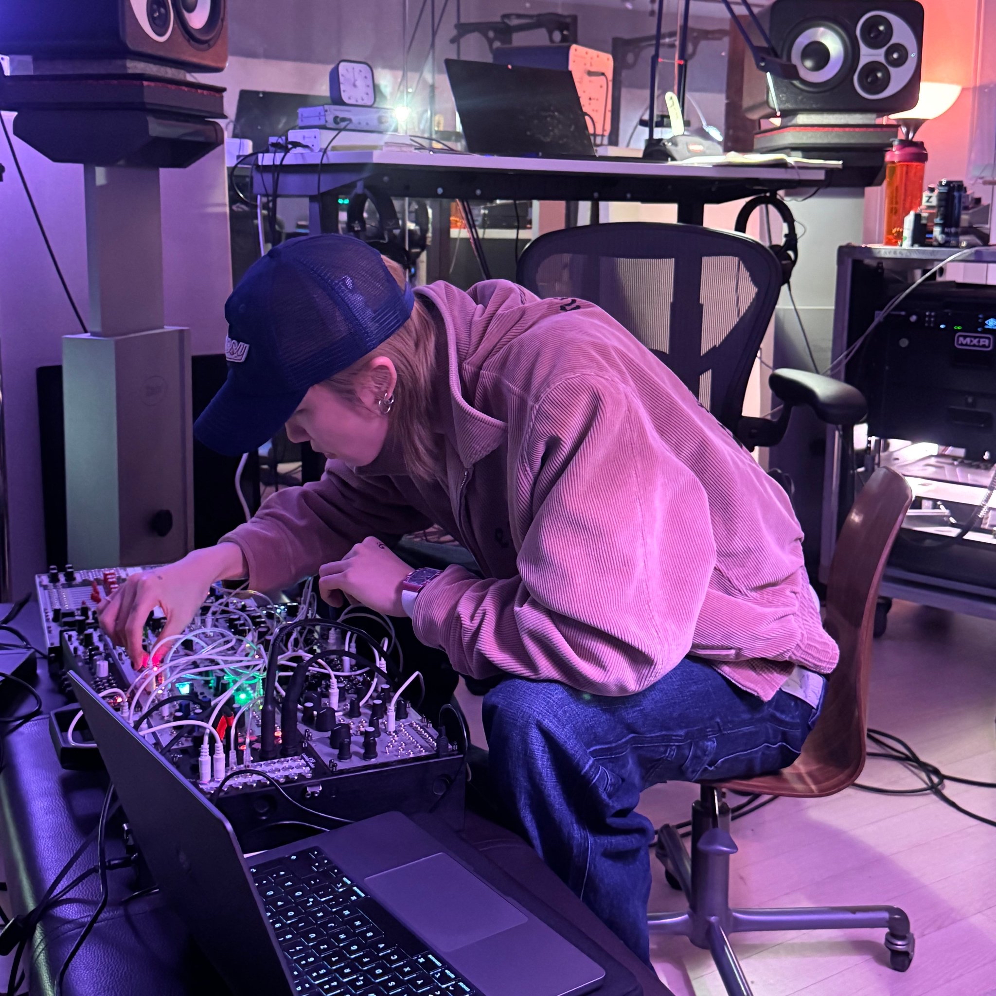 Behind-the-scenes cut of The 8 (SEVENTEEN)