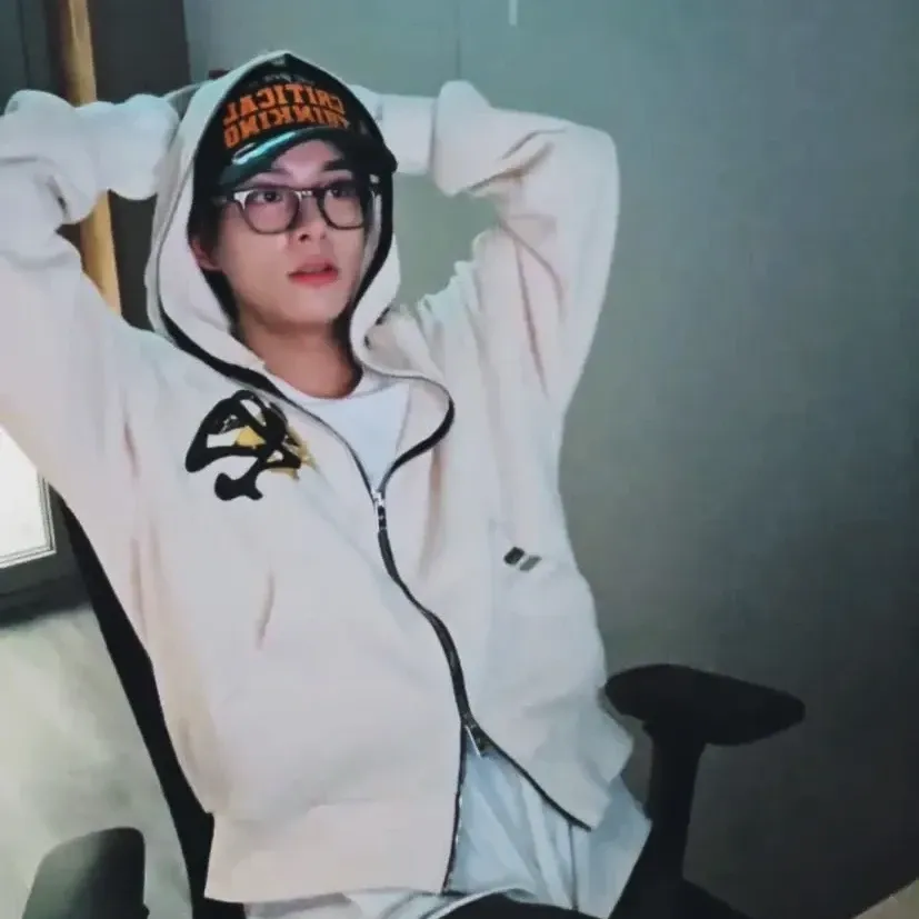 Behind-the-scenes cut of Jake (ENHYPEN)