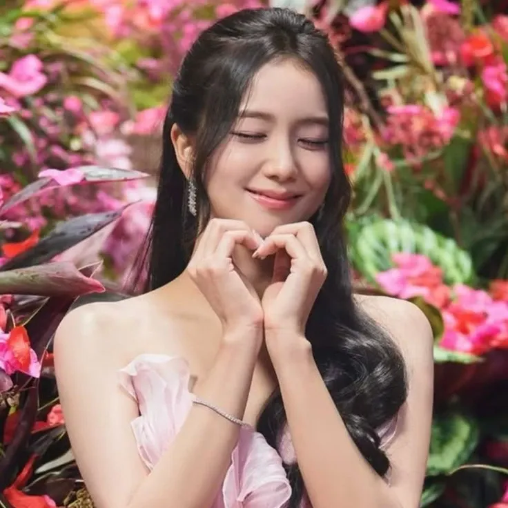 Behind-the-scenes cut of Jisoo (BLACKPINK)