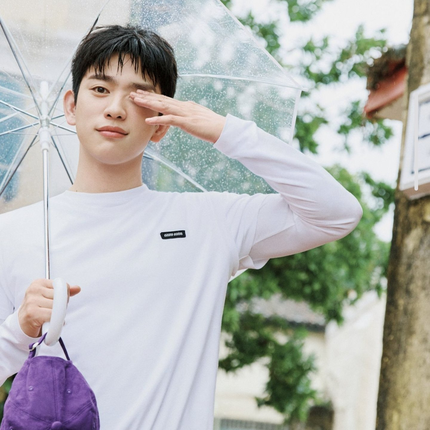 Momen yang diabadikan oleh penggemar Jinyoung (GOT7)