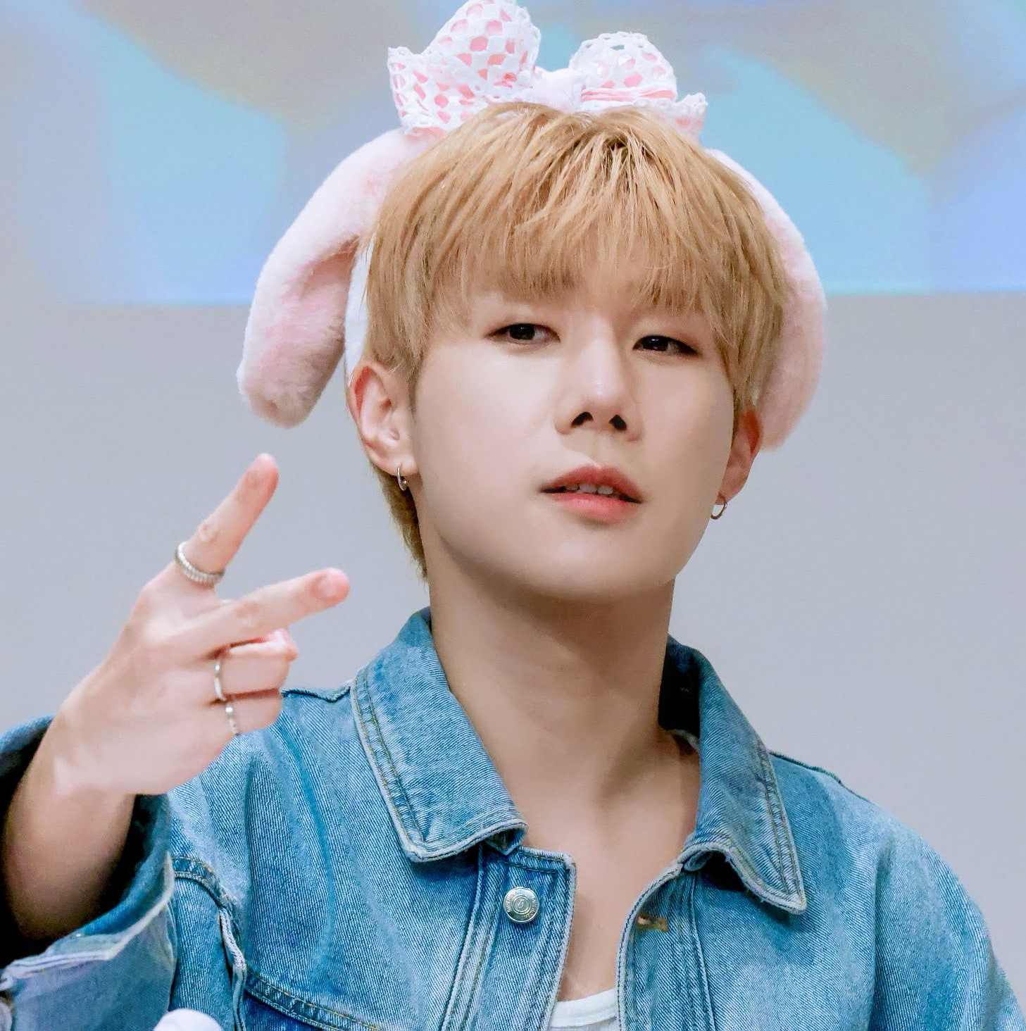 Behind-the-scenes cut of Sungkyu (INFINITE)