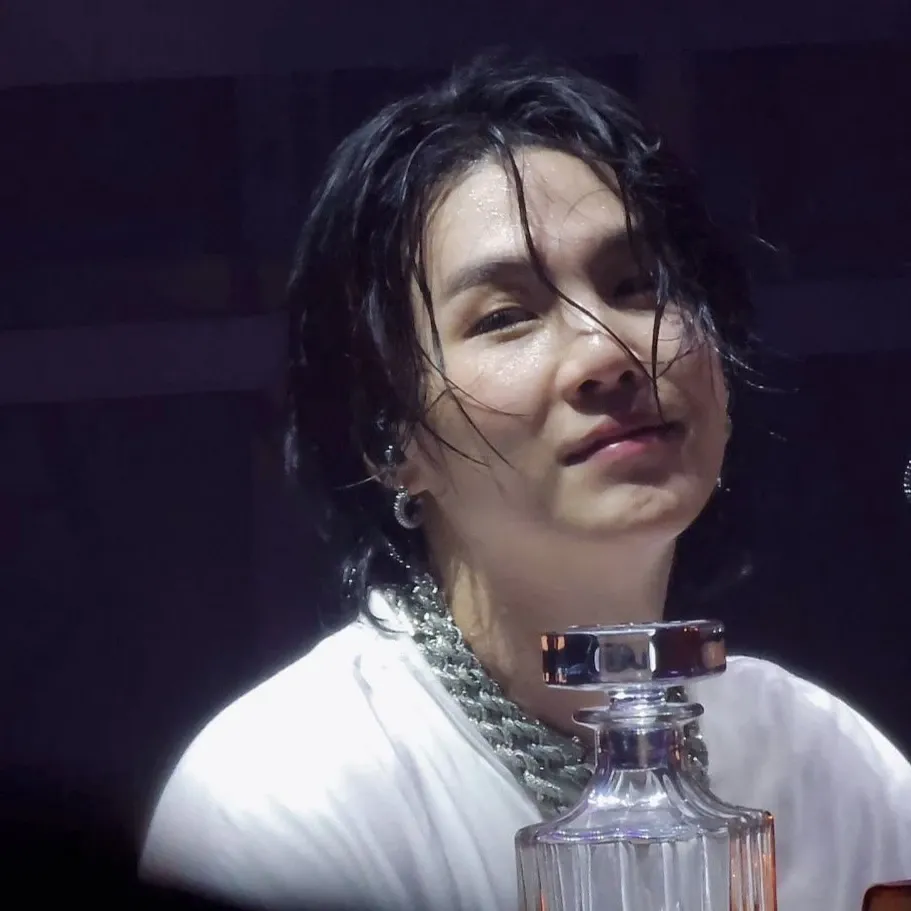 SUGA (防彈少年團)的最新照片