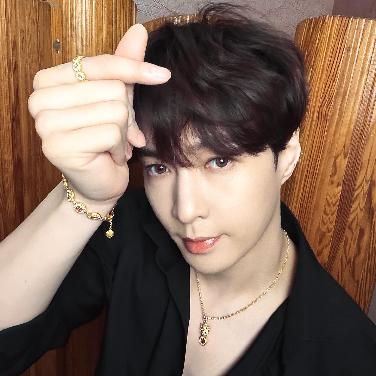 Latest photo of Lay (EXO)