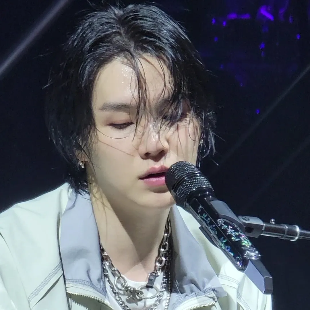 SUGA (防彈少年團)的最新活動照片