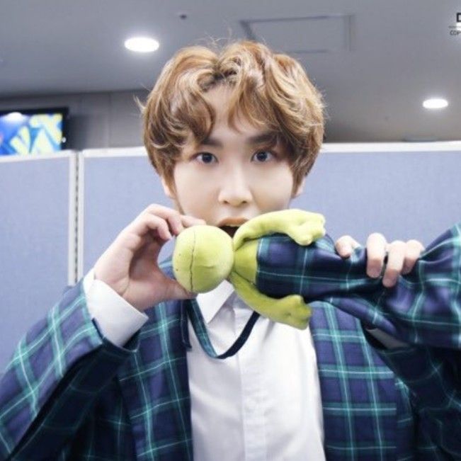 Latest photo of Shinwon (PENTAGON)