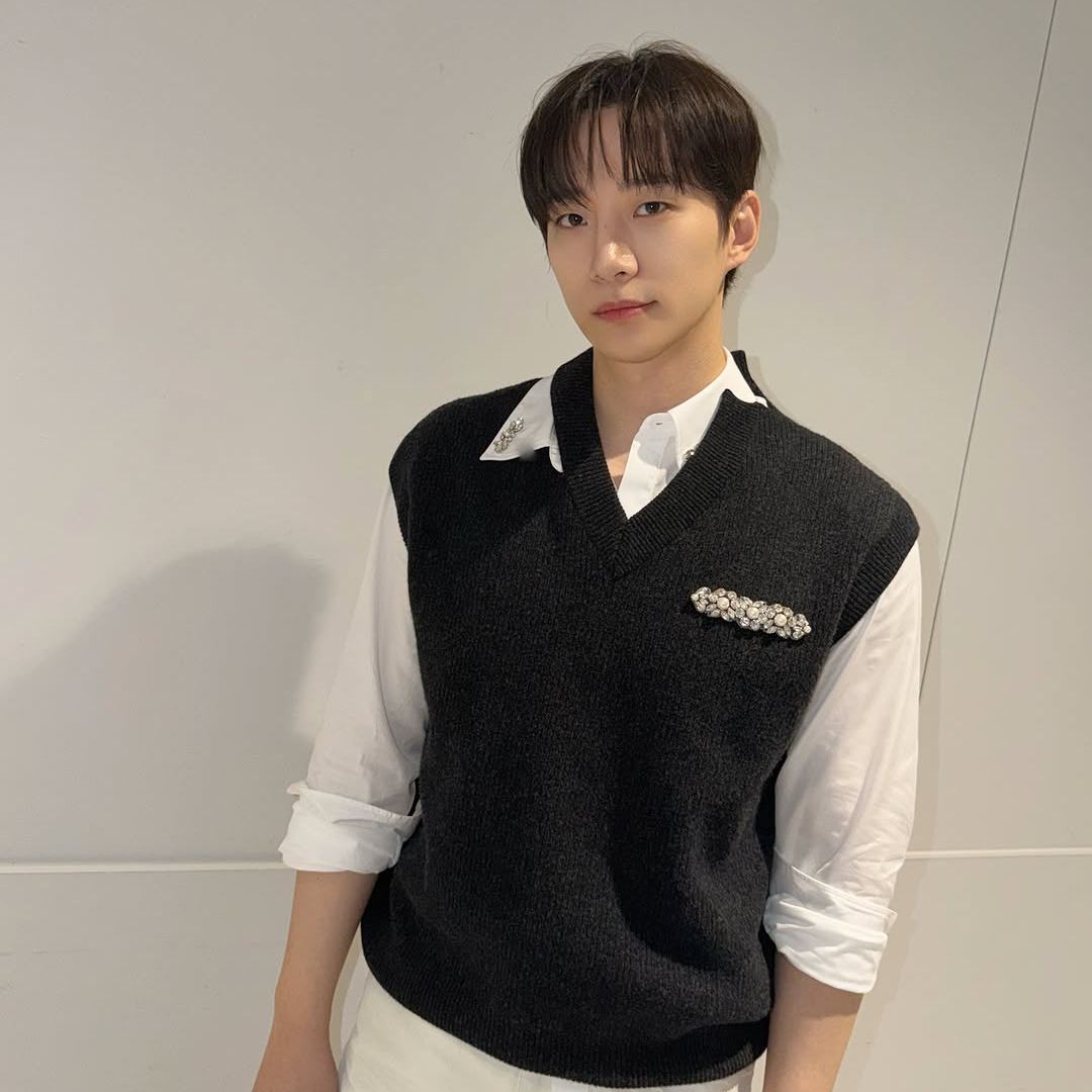 Latest photo of Junho (2PM)