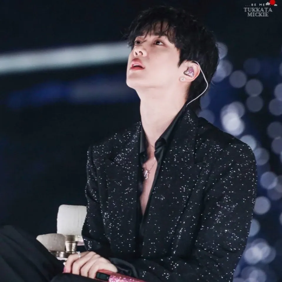 Foto aktivitas terbaru Jin (BTS)