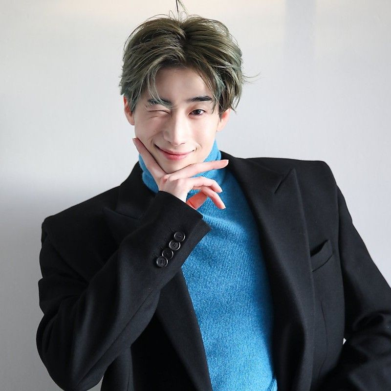 A moment captured by VICTON's fan