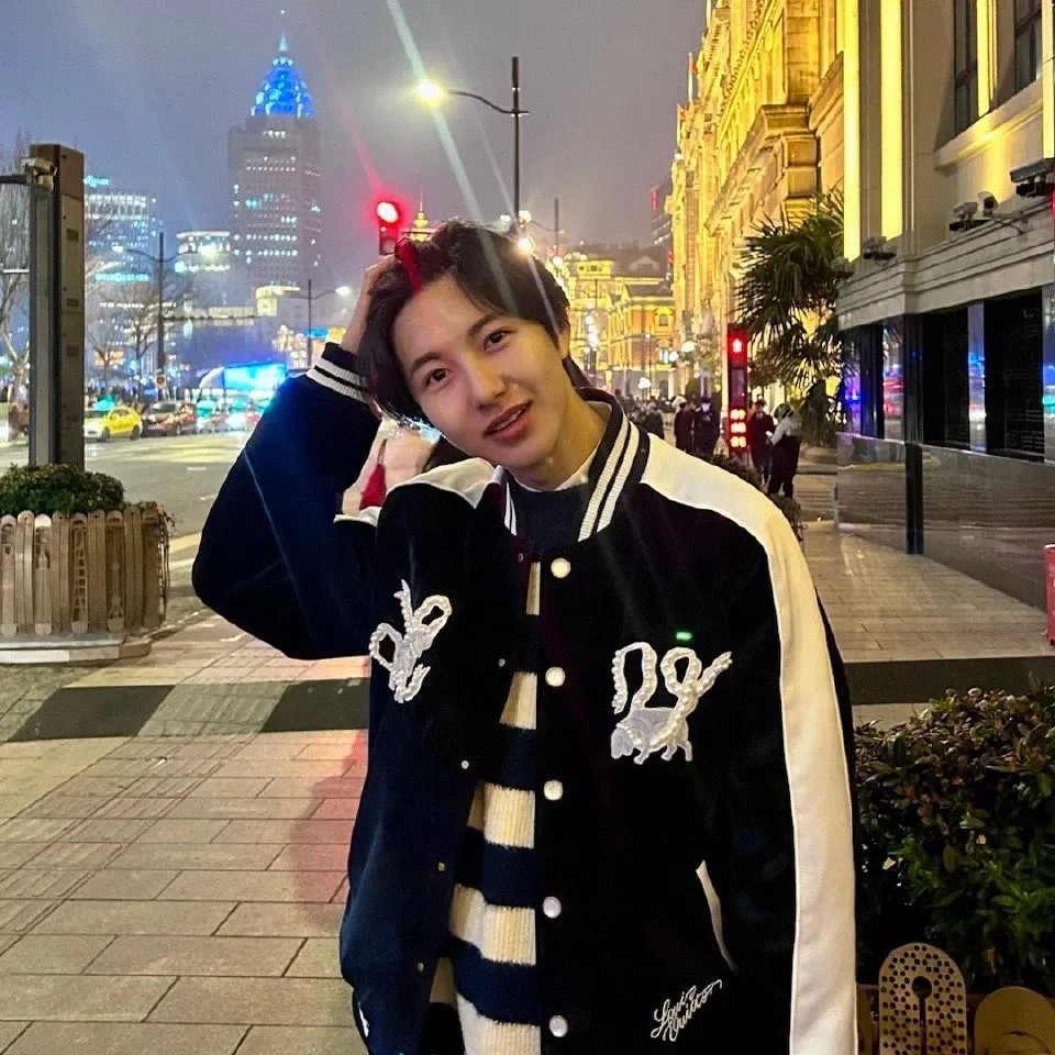 Recent activity shot of Renjun (NCT DREAM)