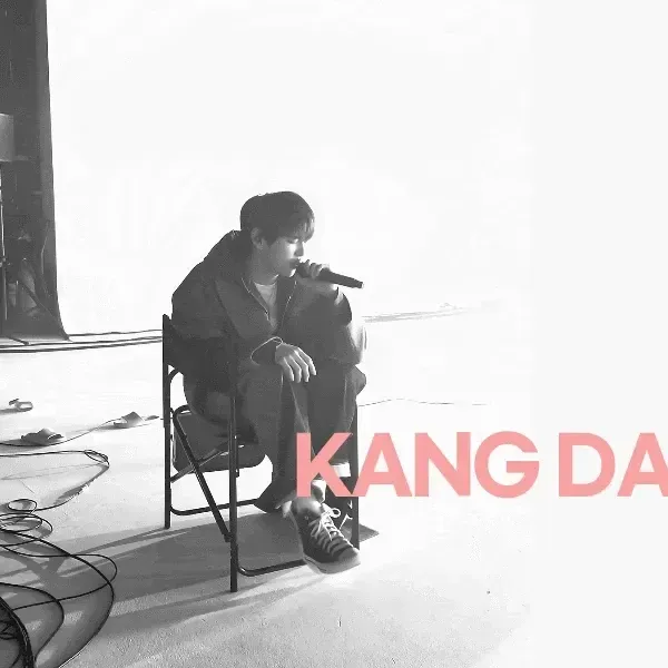 Behind-the-scenes cut of Kang Daniel