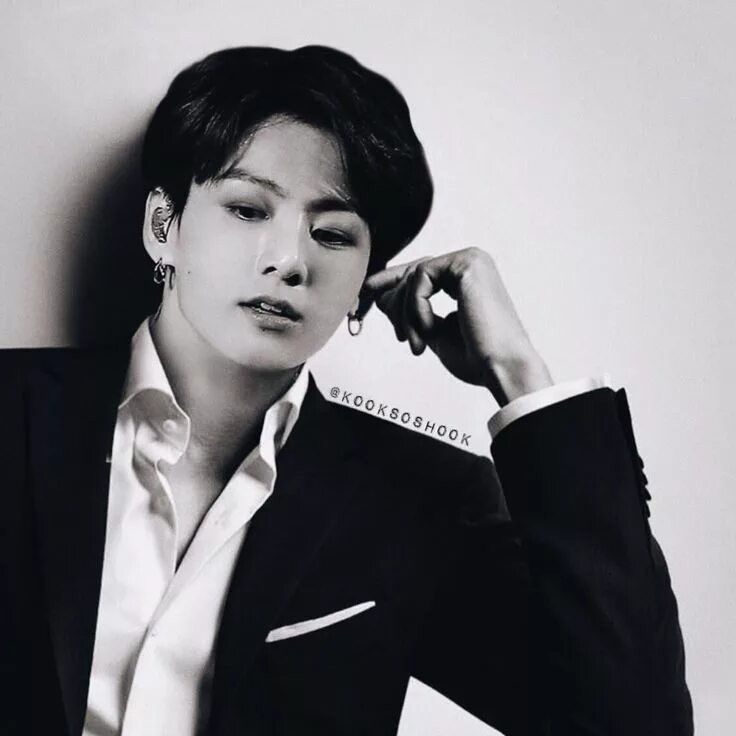 Foto aktivitas terbaru Jungkook (BTS)