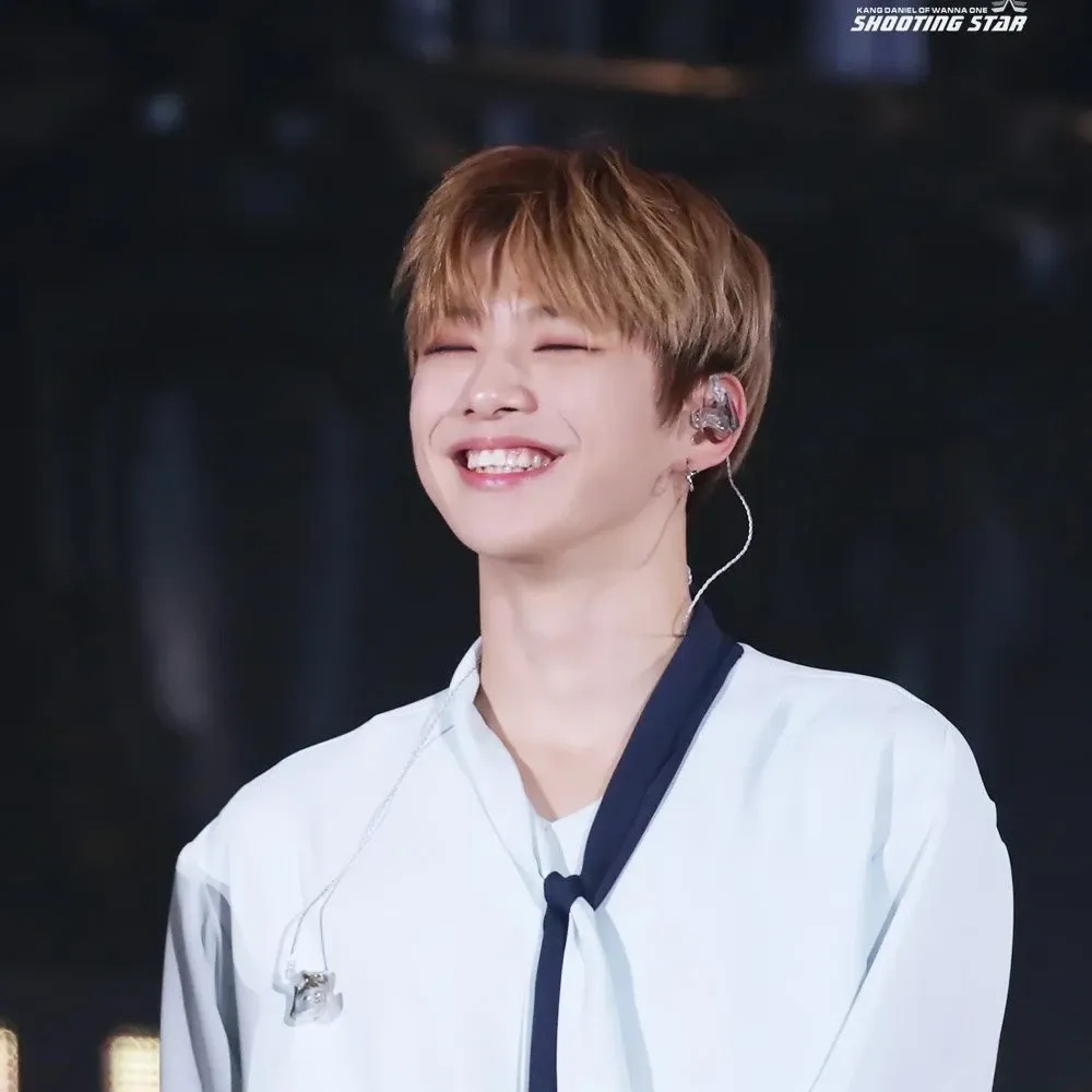 Behind-the-scenes cut of Kang Daniel