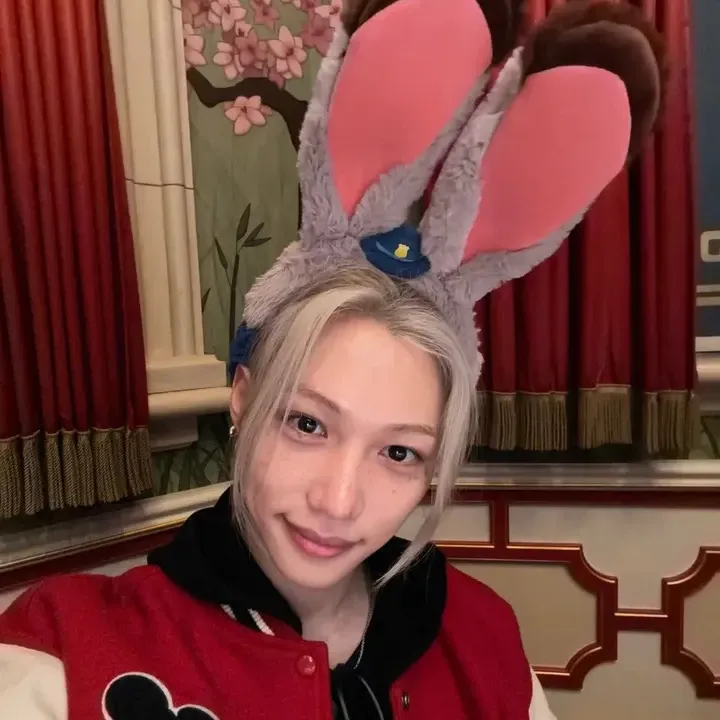 Recent activity shot of Felix (Stray Kids)