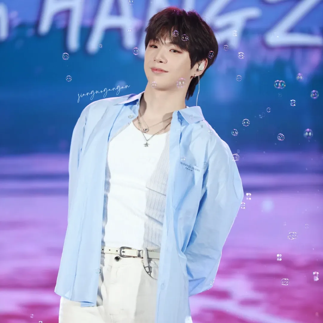 강다니엘 최근 활동샷