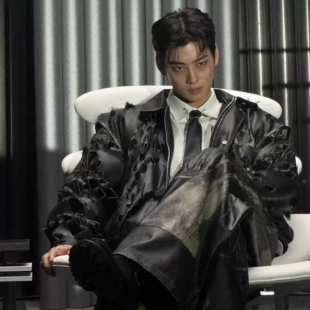 Recent activity shot of Eunwoo (ASTRO)