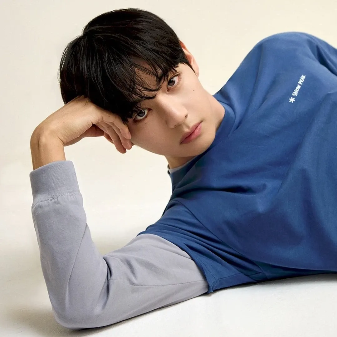 Foto aktivitas terbaru V (BTS)