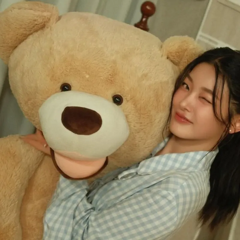 Recent activity shot of Yoonchae (KATSEYE)