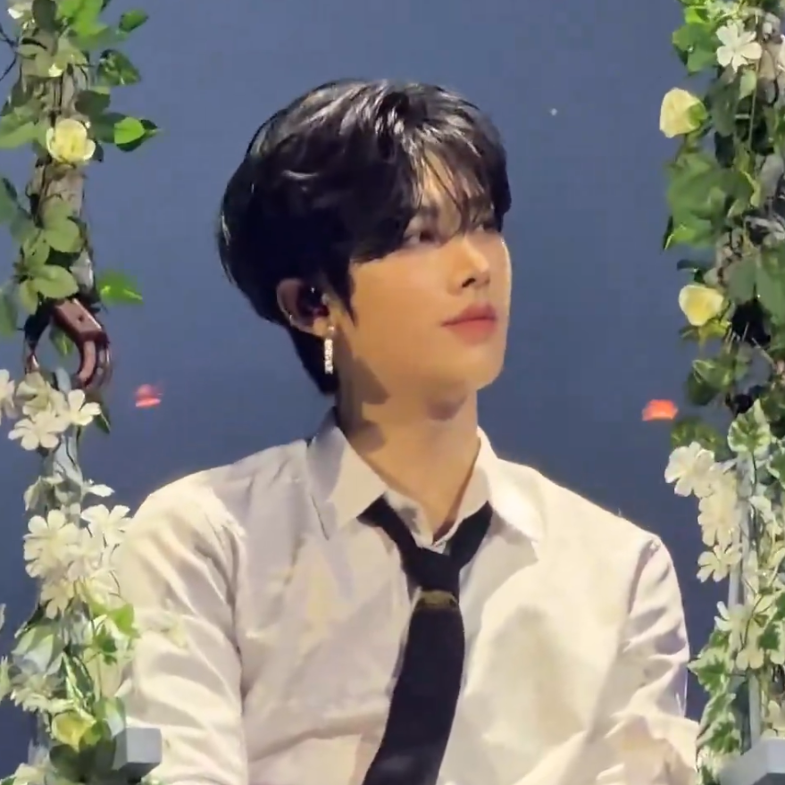 A moment captured by Ricky's fan