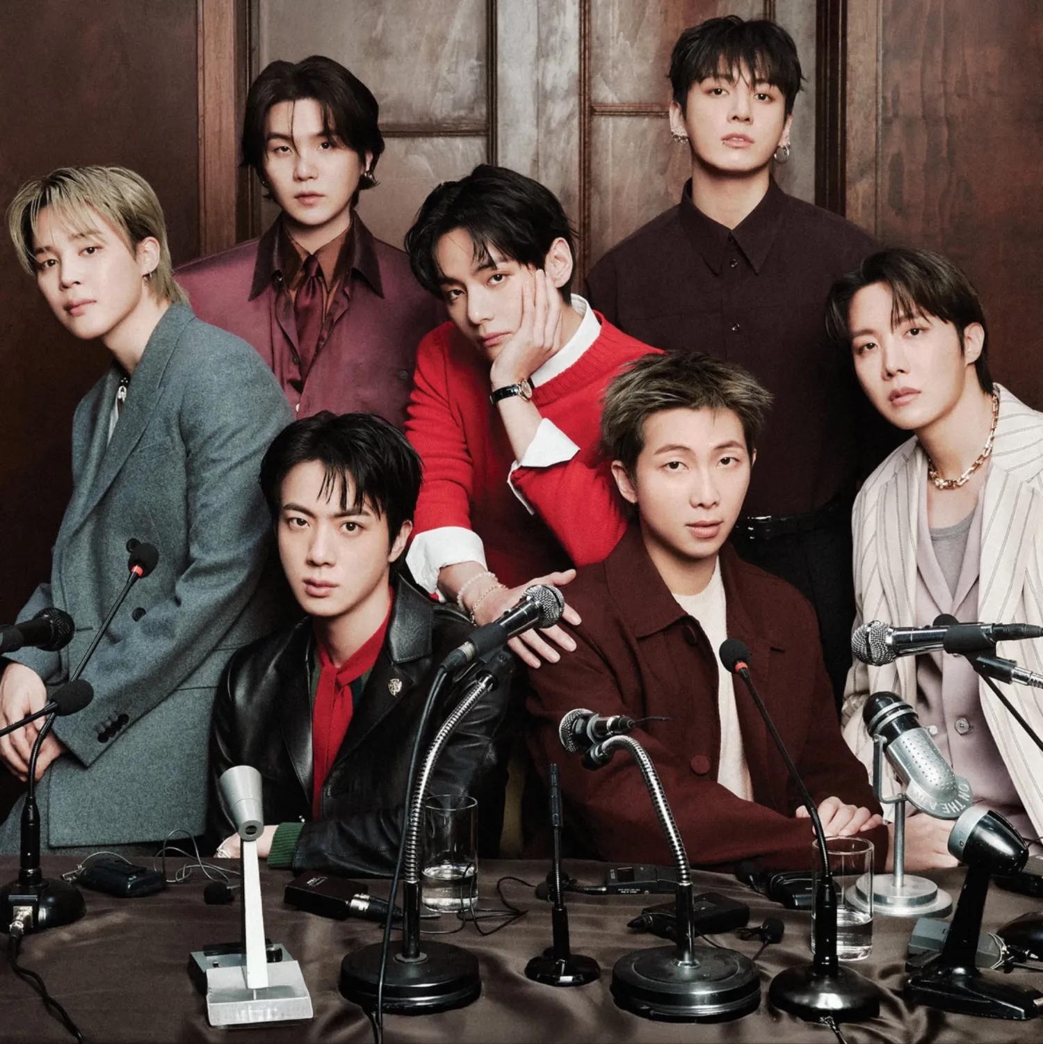 Behind-the-scenes cut of BTS
