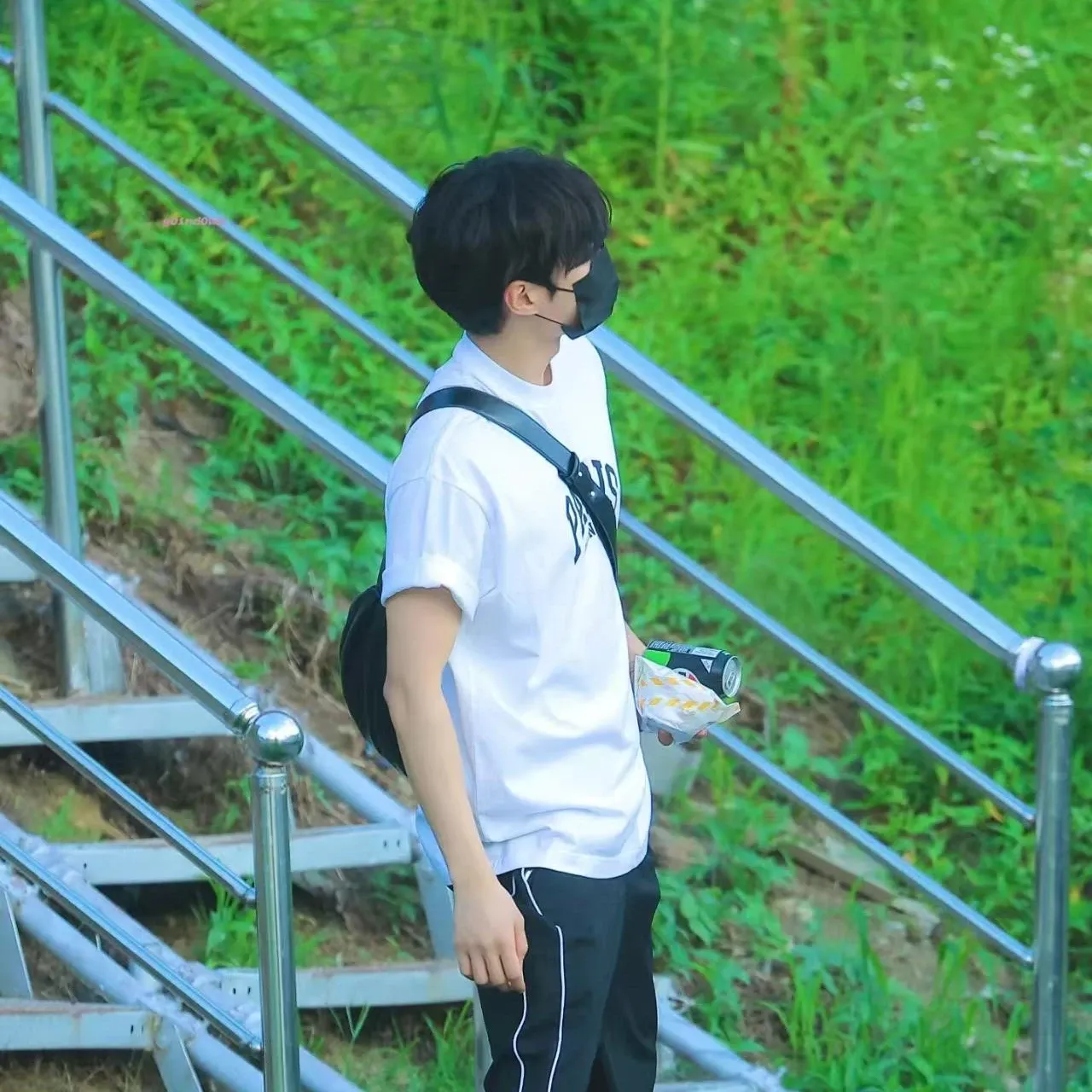 Behind-the-scenes cut of Kim Junseo (ALPHA DRIVE ONE)