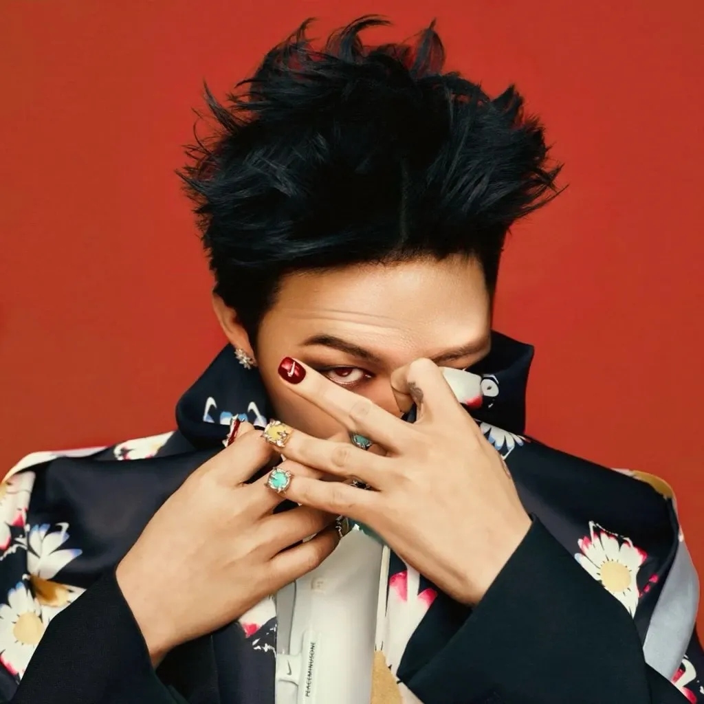 Recent activity shot of G-DRAGON (BIGBANG)